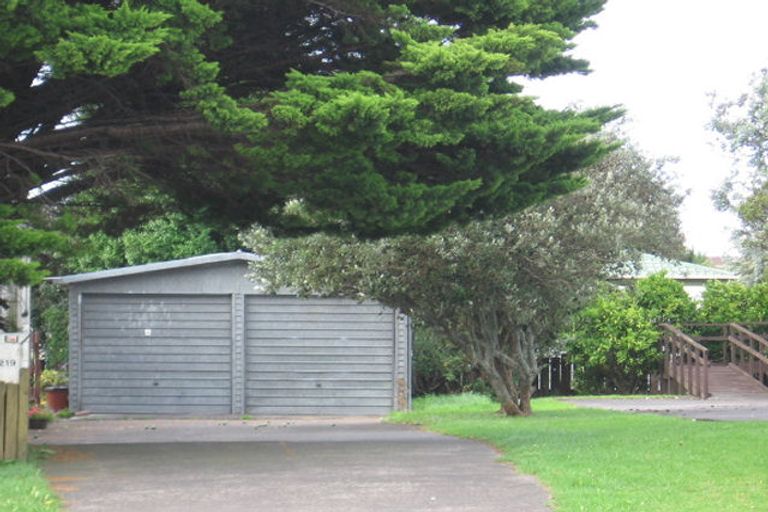 Photo of property in 2/219 Swanson Road, Henderson, Auckland, 0610