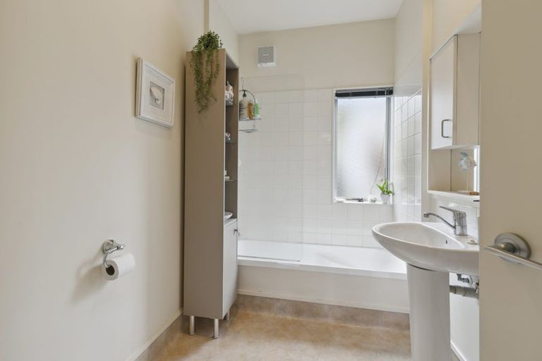 Photo of property in St Giles Court Apartments, 14/6 Vallance Street, Kilbirnie, Wellington, 6022