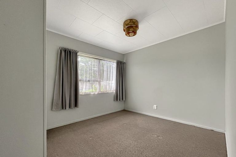Photo of property in 8 Kopu Place, Clendon Park, Auckland, 2103