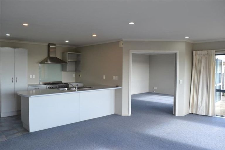 Photo of property in 7 Greenstone Place, Aotea, Porirua, 5024