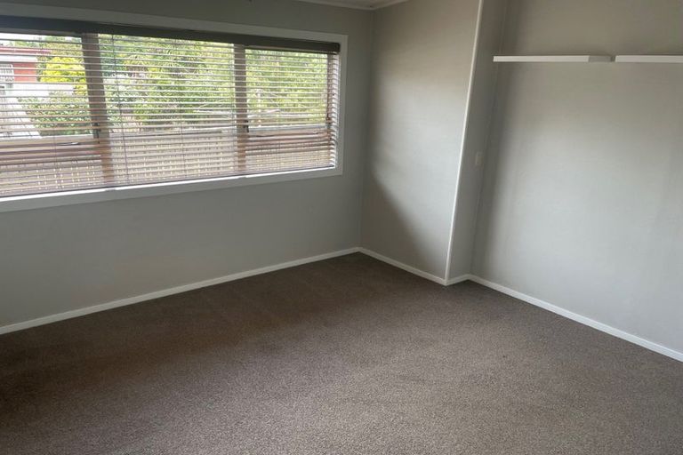 Photo of property in 2/52 Scenic Drive, Hillpark, Auckland, 2102
