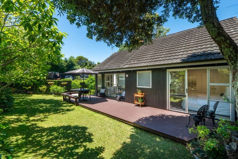 Photo of property in 1/41 Ravenwood Drive, Forrest Hill, Auckland, 0620