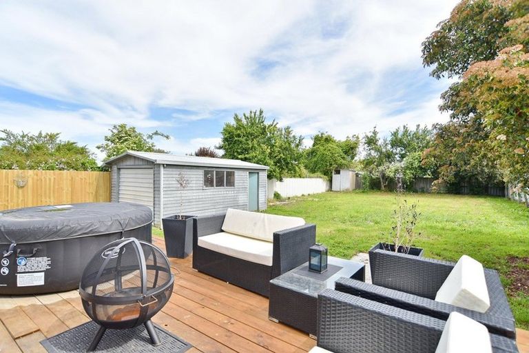 Photo of property in 28 Douglas Road, Amberley, 7410