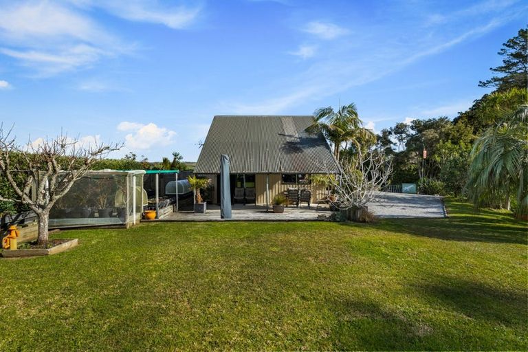 Photo of property in 93 Hamilton Road, Waimauku, 0881