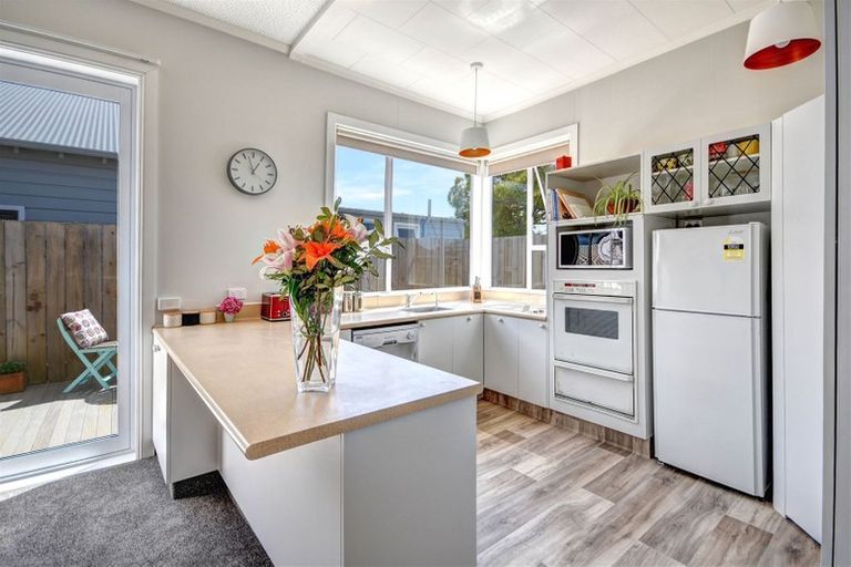 Photo of property in 15 West Avenue, Saint Clair, Dunedin, 9012