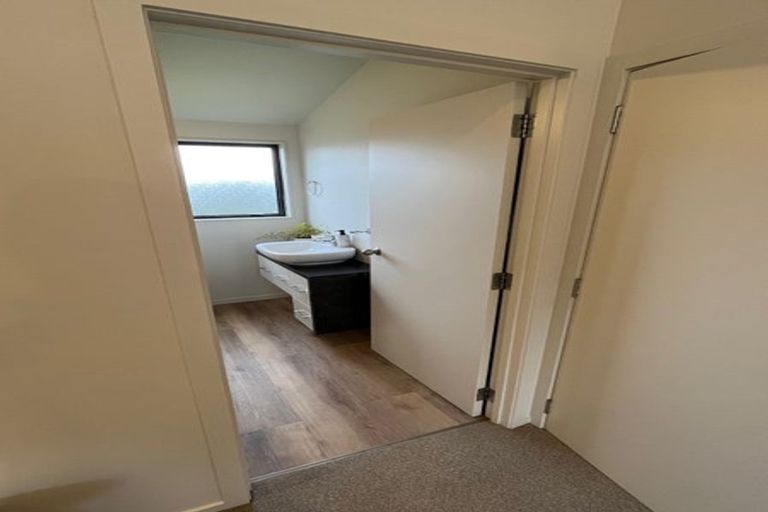 Photo of property in 24b Bethells Road, Waitakere, Auckland, 0816