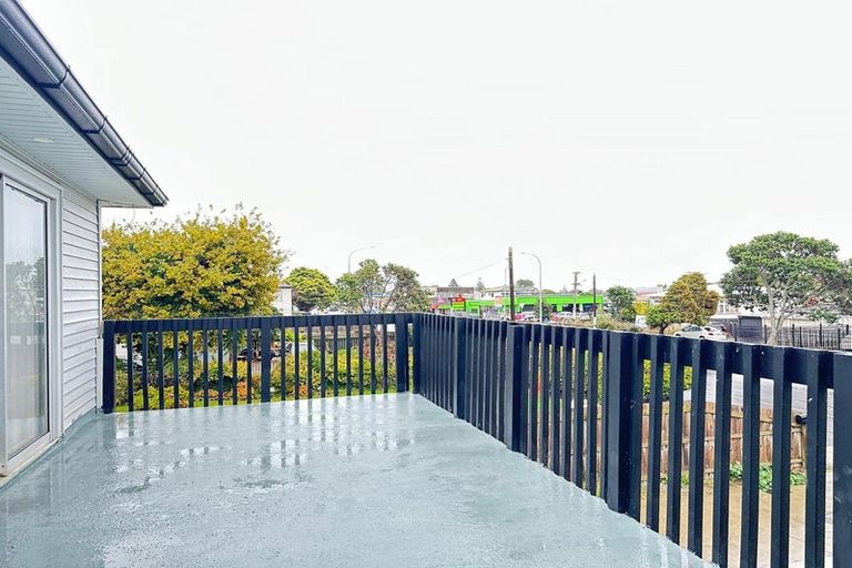 Photo of property in 720 Massey Road, Mangere, Auckland, 2022