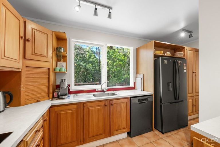 Photo of property in 18 Harbour View Road, Harbour View, Lower Hutt, 5010