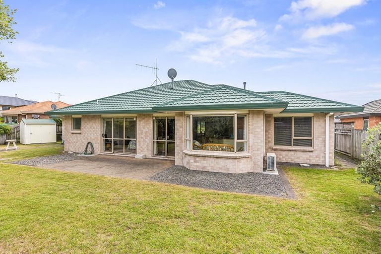 Photo of property in 25 Crown Hill, Paraparaumu, 5032