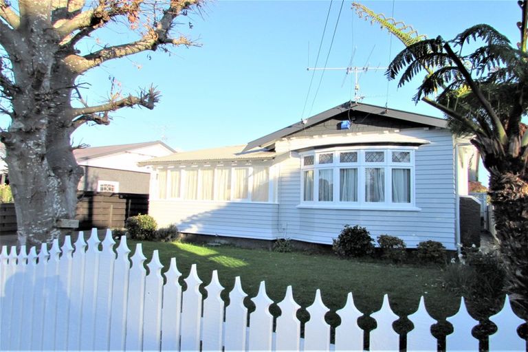 Photo of property in 10 Cudby Street, Woburn, Lower Hutt, 5011