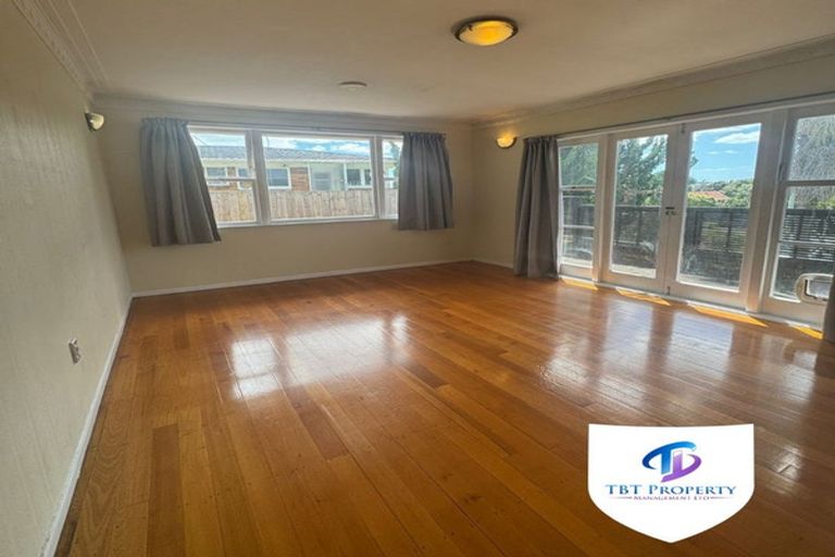 Photo of property in 14 Portadown Avenue, Pakuranga Heights, Auckland, 2010