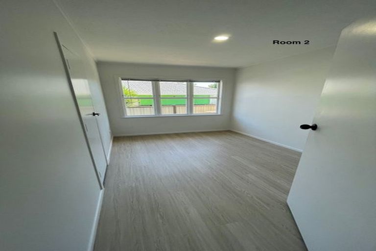 Photo of property in 104 Edmonton Road, Henderson, Auckland, 0612