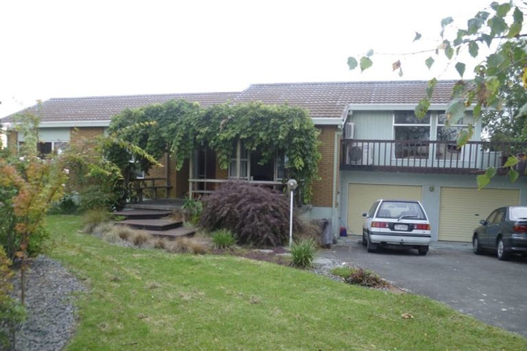 Photo of property in 2 Gilchrist Place, Cambridge, 3434