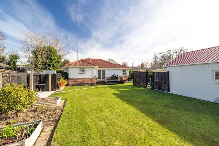 Photo of property in 80 Withells Road, Avonhead, Christchurch, 8042