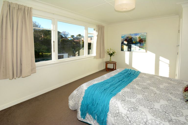 Photo of property in 96 Easther Crescent, Kew, Dunedin, 9012