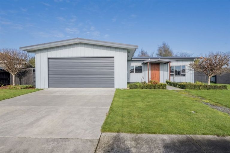 Photo of property in 54 Easton Way, Levin, 5510