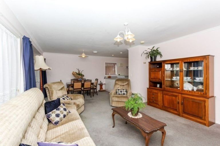 Photo of property in 68 Waiwaka Terrace, Strandon, New Plymouth, 4312