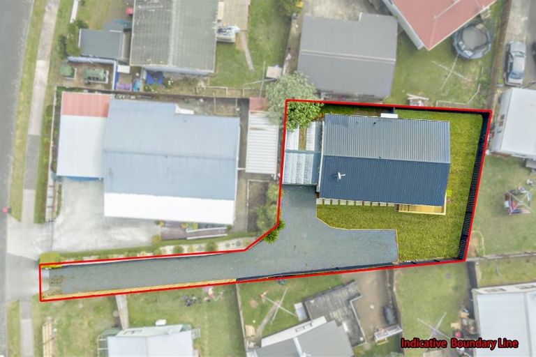 Photo of property in 2/4 Maplesden Drive, Clendon Park, Auckland, 2103