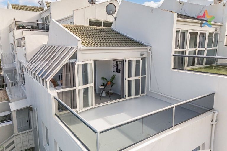 Photo of property in Mcfarlane Mews, 7/2 Mcfarlane Street, Mount Victoria, Wellington, 6011