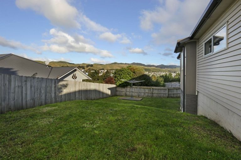 Photo of property in 95 Te Puia Drive, Aotea, Porirua, 5024