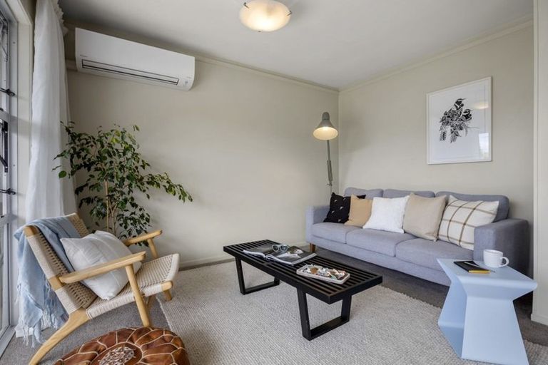 Photo of property in 2/103 Vauxhall Road, Narrow Neck, Auckland, 0624