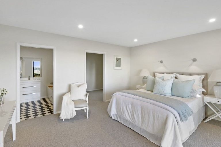 Photo of property in 21 Cannon Hill Crescent, Mount Pleasant, Christchurch, 8081