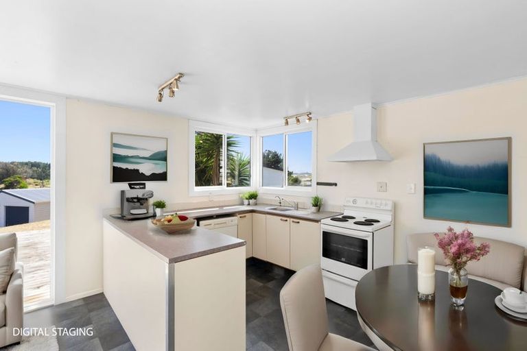 Photo of property in 4 Alan Lindsay Avenue, Waitarere Beach, Levin, 5510