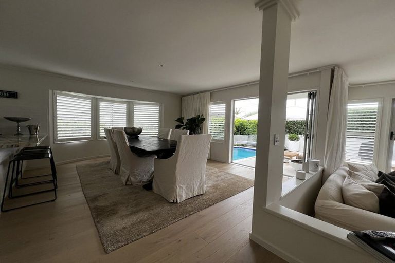 Photo of property in 1/2 Holiday Road, Milford, Auckland, 0620