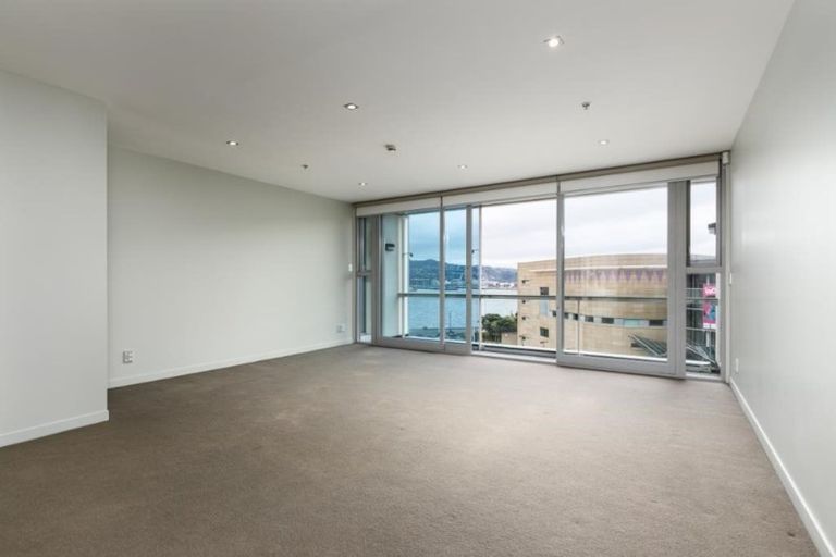 Photo of property in Portal Apartments, 6c/42 Cable Street, Te Aro, Wellington, 6011