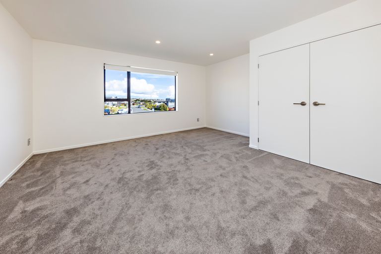 Photo of property in 40 Dawood Place, The Gardens, Auckland, 2105