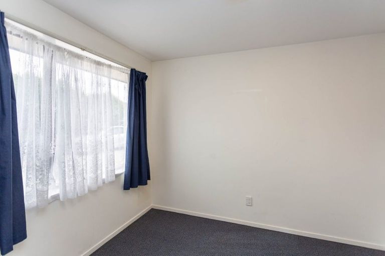 Photo of property in 2 Dickson Crescent, Hornby, Christchurch, 8042