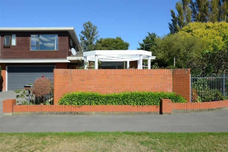 Photo of property in 2 Rubens Place, Burnside, Christchurch, 8053