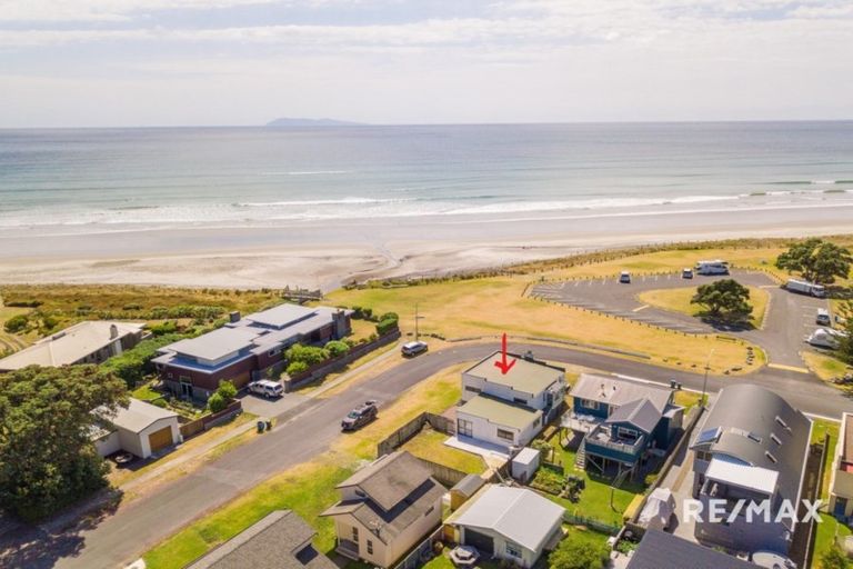 Photo of property in 1 Savage Avenue, Waihi Beach, 3611