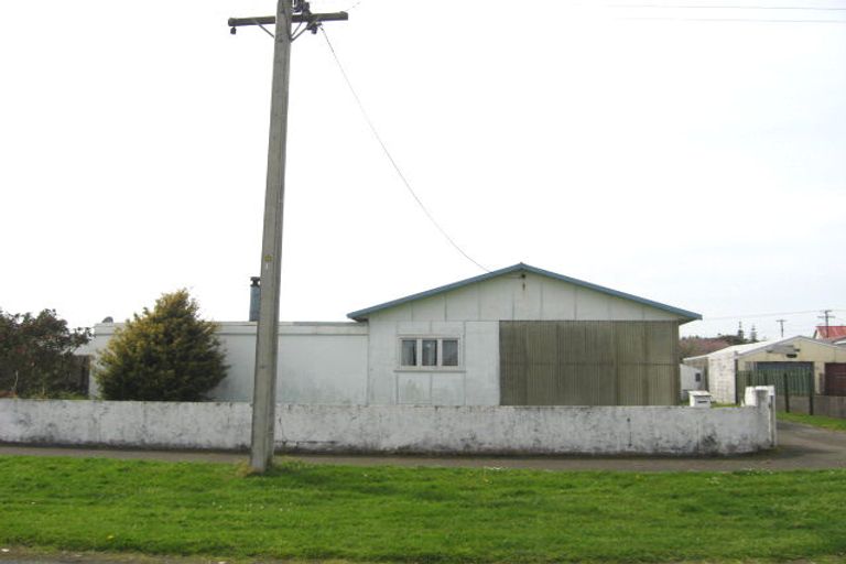 Photo of property in 70 Leslie Street, Waitara, 4320