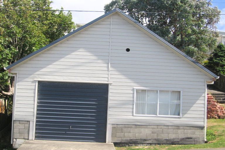 Photo of property in 35 Charlotte Avenue, Brooklyn, Wellington, 6021