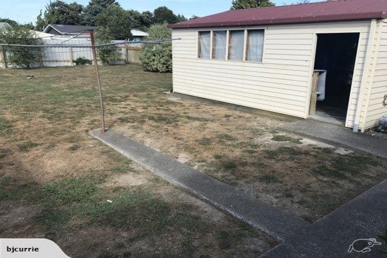Photo of property in 37 Monowai Place, Westbrook, Palmerston North, 4412