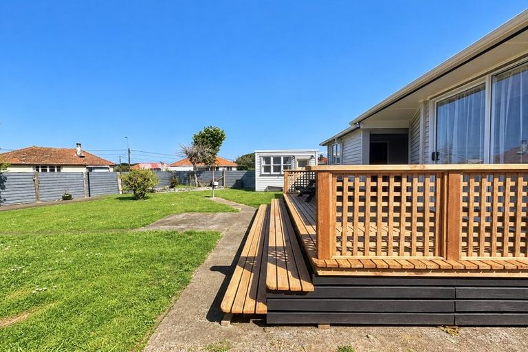 Photo of property in 6 Waihi Road, Hawera, 4610