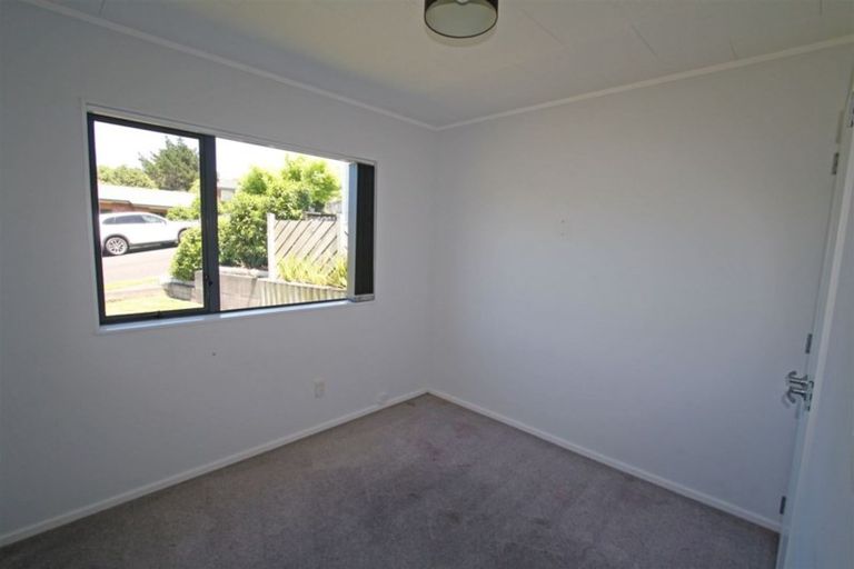 Photo of property in 4 Fantome Place, Whalers Gate, New Plymouth, 4310