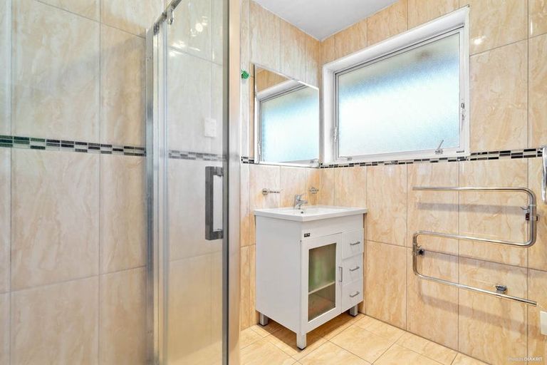 Photo of property in 4 Hanga Place, Papatoetoe, 2024