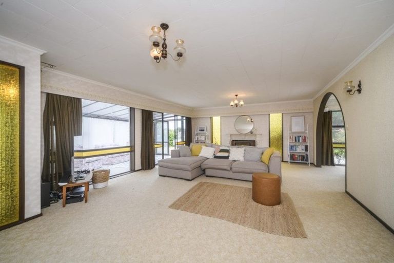 Photo of property in 18 Cecil Place, Cloverlea, Palmerston North, 4412