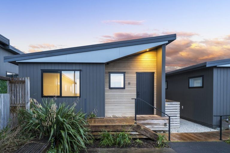 Photo of property in 19 Patrick Rice Drive, Swanson, Auckland, 0614