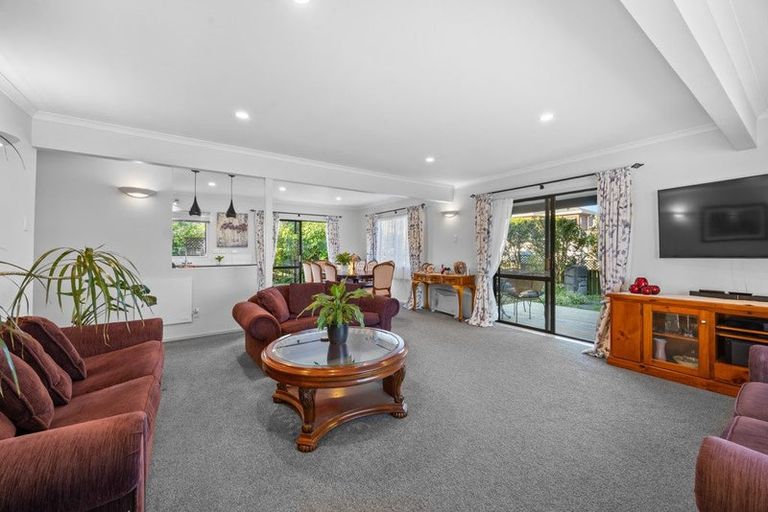Photo of property in 13 Glucina Avenue, West Harbour, Auckland, 0618