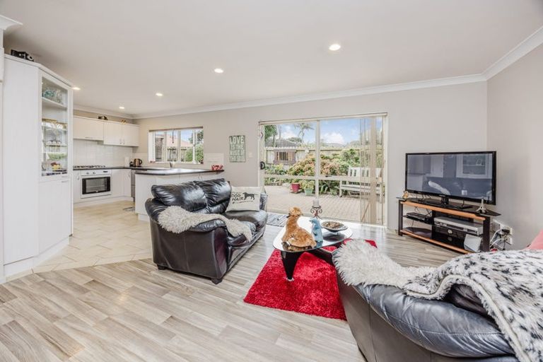 Photo of property in 28 Moss Crescent, Takanini, 2112