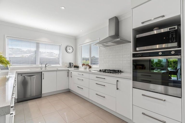 Photo of property in 27 Lynley Park Drive, Omokoroa, 3114