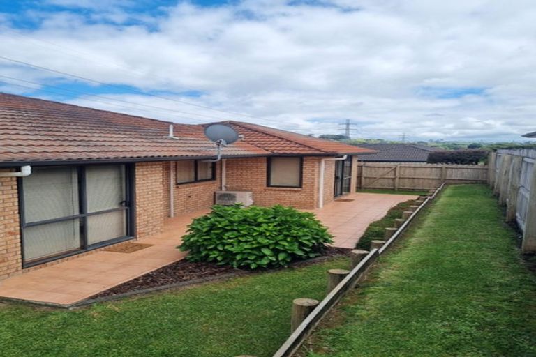 Photo of property in 24 Mt Lebanon Crescent, The Gardens, Auckland, 2105