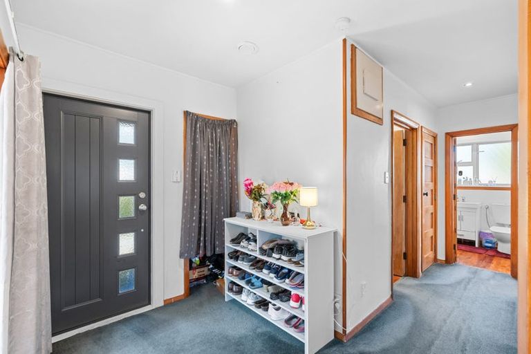 Photo of property in 11 Christian Street, Bryndwr, Christchurch, 8053