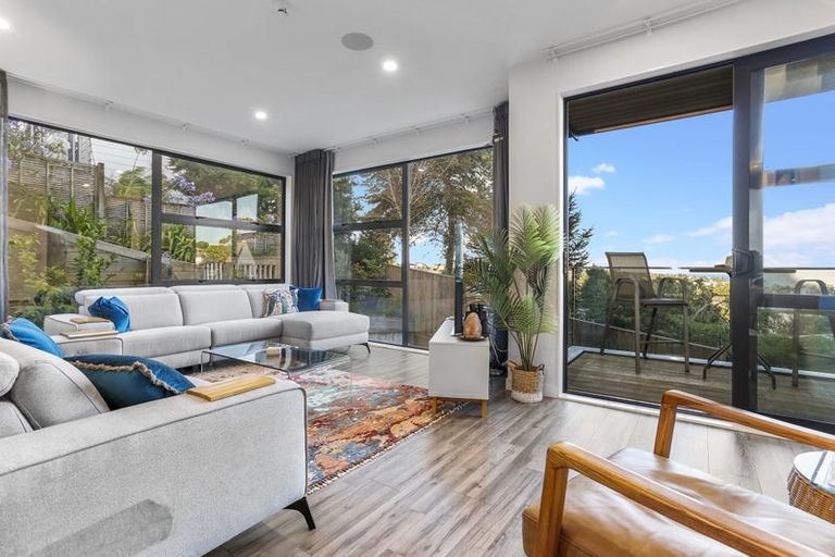 Photo of property in 74e Langana Avenue, Browns Bay, Auckland, 0630