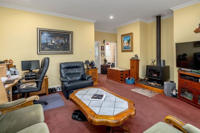 Photo of property in 18 Esther Street, Martinborough, 5711