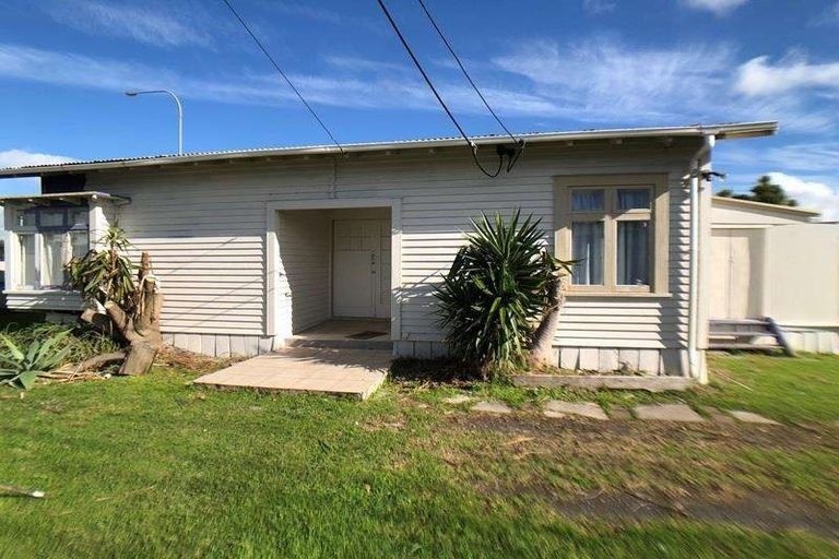 Photo of property in 19 Esmonde Road, Takapuna, Auckland, 0622