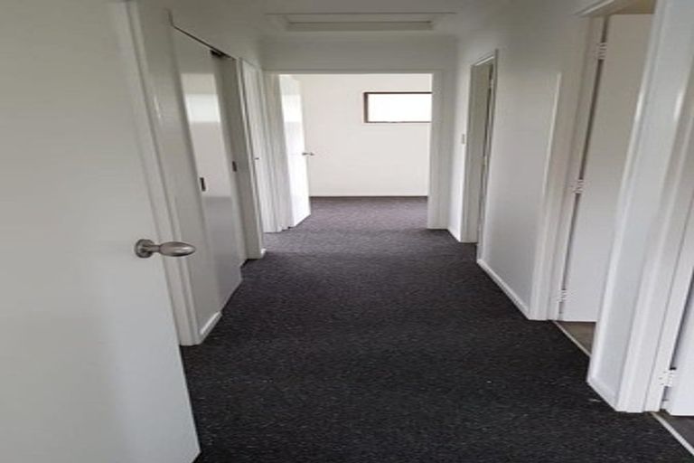Photo of property in 20 Thistledew Place, Bayview, Auckland, 0629